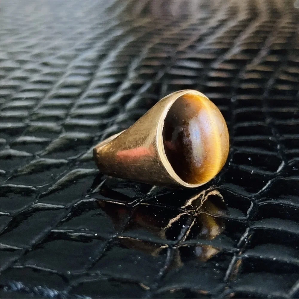 10k Gold Tiger’s Eye Solitaire Signet Estate Ring